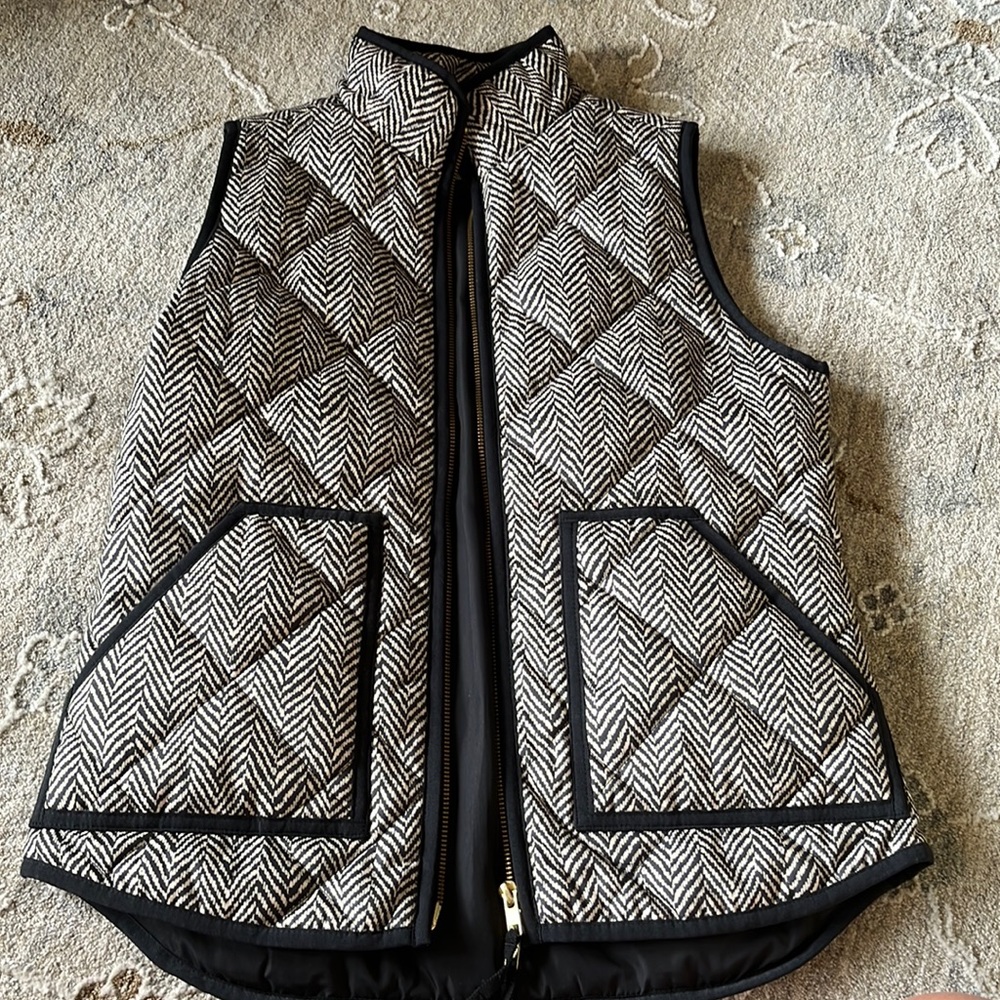J. Crew xs vest black and white